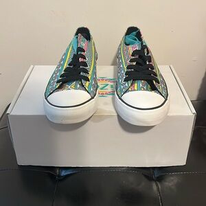 Arizona Aztec Sneakers Size 10